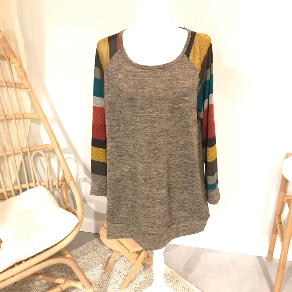 Ballamie XL women’s multi-color long sleeve tee